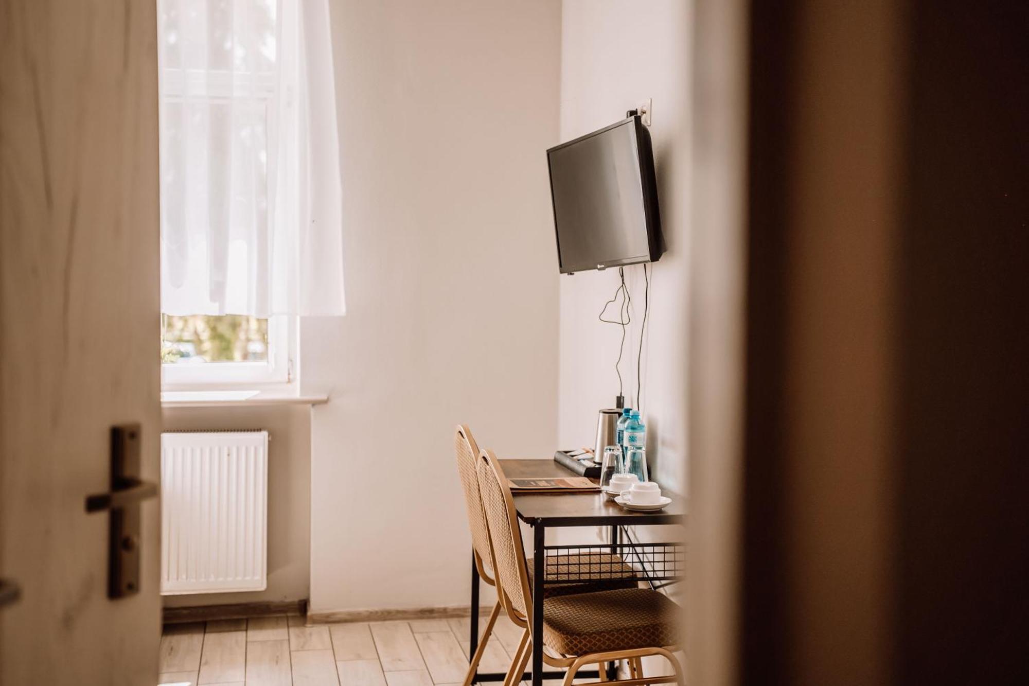 Palac Pod Bocianim Gniazdem Runowo  Buitenkant foto