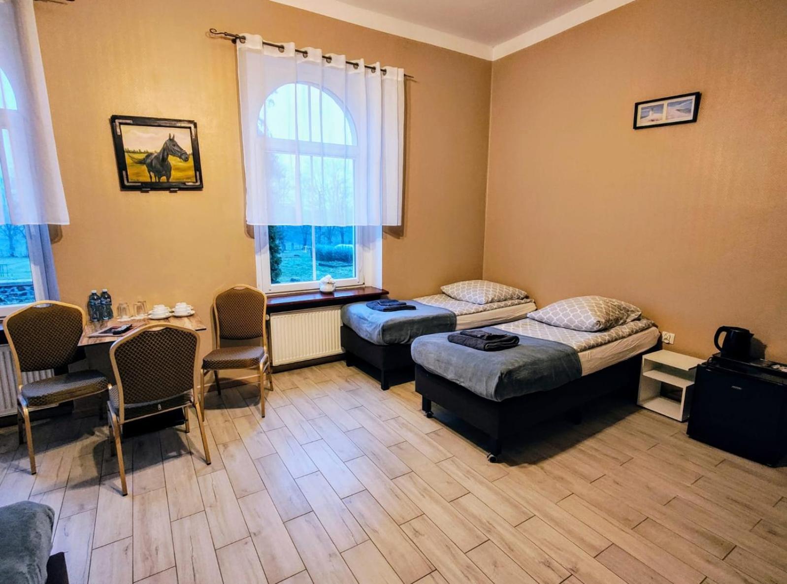 Palac Pod Bocianim Gniazdem Runowo  Buitenkant foto